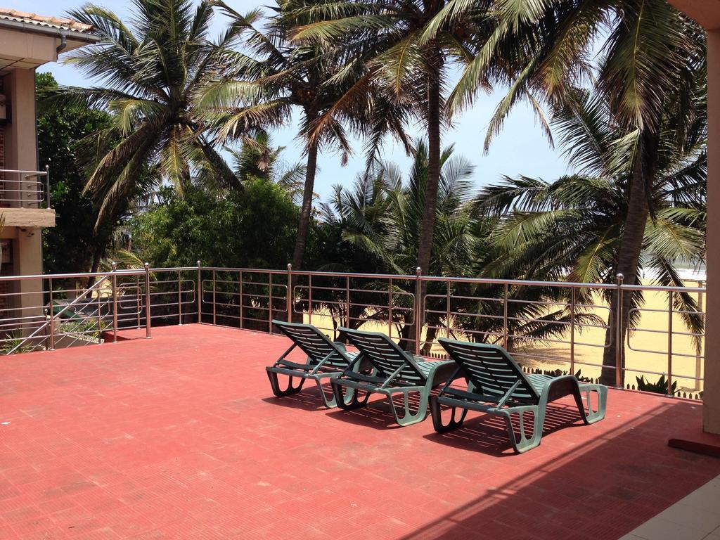 Oasis Beach Resort Негомбо Екстериор снимка