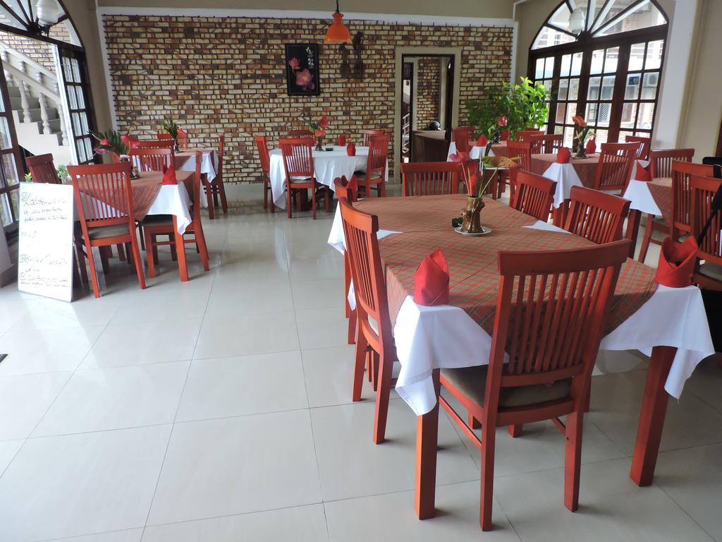 Oasis Beach Resort Негомбо Екстериор снимка
